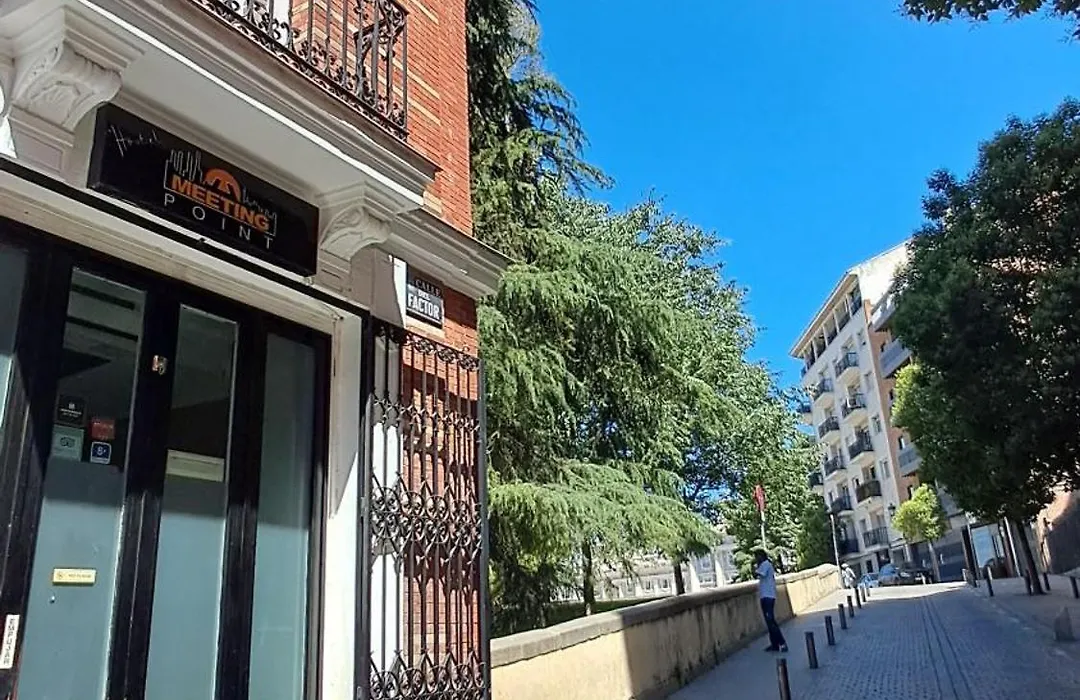 Hostels Meetingpoint-1